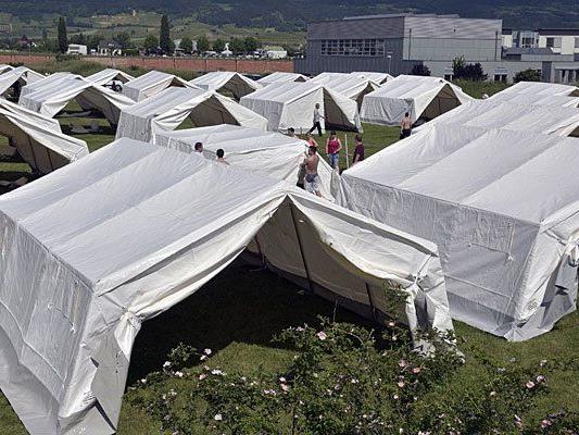 Nach den Flüchtlingszelten in Traiskirchen wird eine andere Unterbringung gesucht