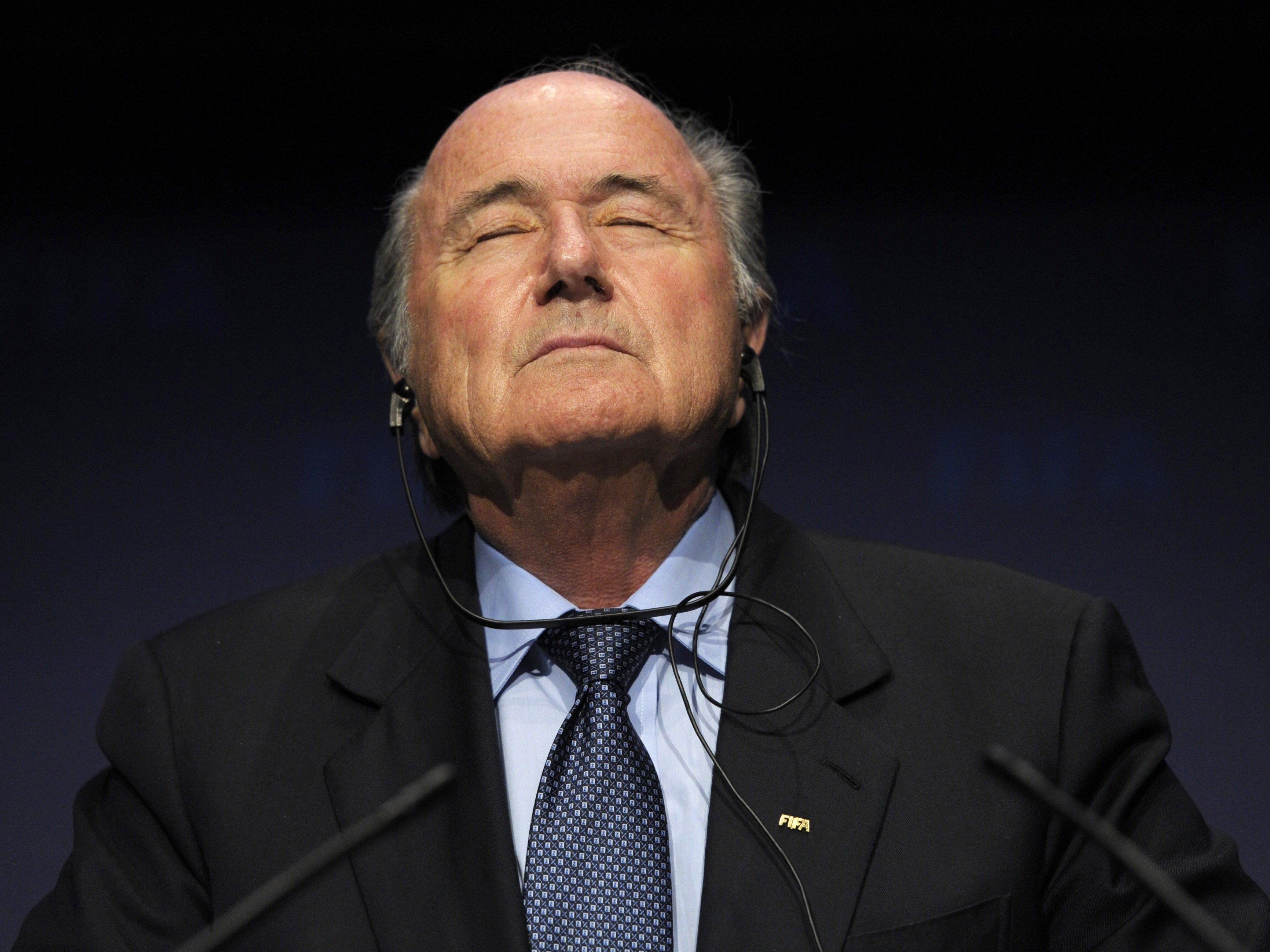 Ära Blatter endet - FIFA-Herrscher gab überraschend auf.