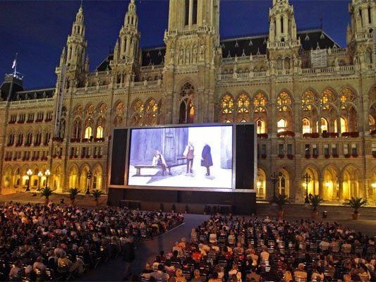 Ein jährliches Sommer-Highlight: Das Film Festival am Rathausplatz.
