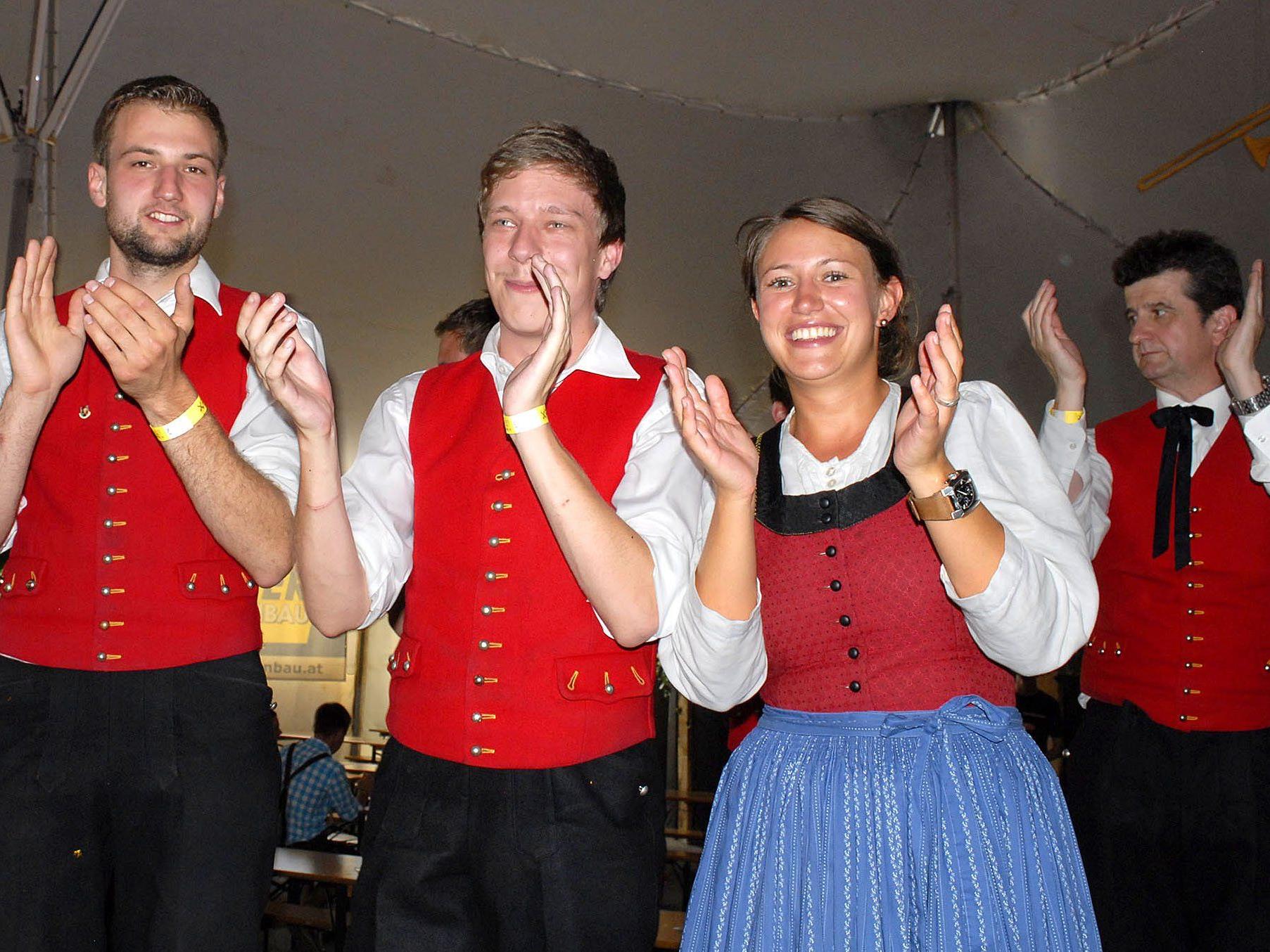 Mitglieder der Trachtenkapelle Gantschier voller Freude über das Ergebnis des Marschmusik-Wettbewerbes in Silbertal