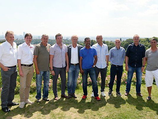 Erste-Liga-Trainer vor dem Saisonauftakt noch friedlich vereint Erste-Liga-Trainer vor dem Saisonauftakt noch friedlich vereint