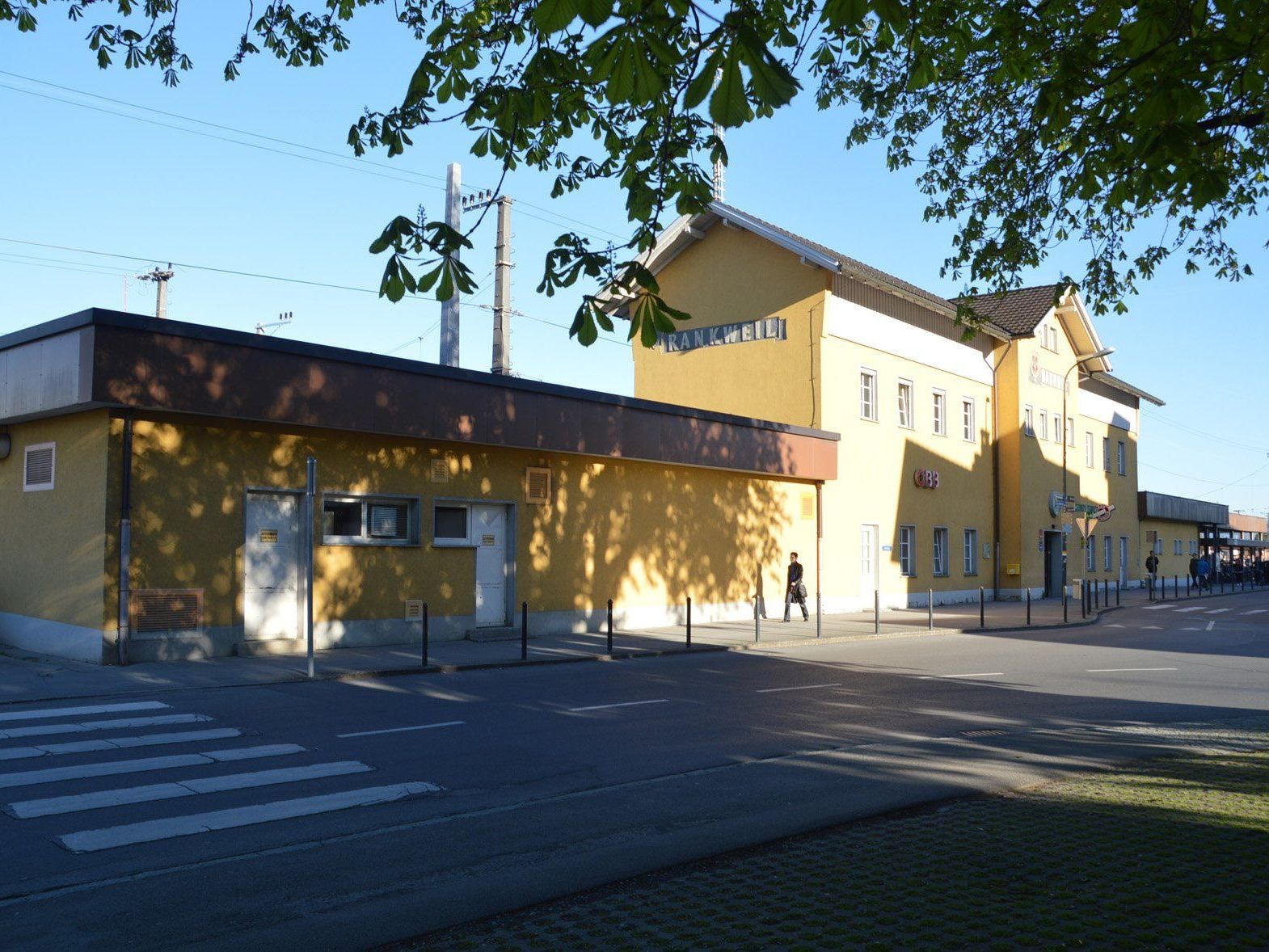 Der Zugang zu den Bahnsteigen am Bahnhof Rankweil ist ab 3. August nur noch über die Landammanngasse möglich. Der Zugang zu den Bahnsteigen am Bahnhof Rankweil ist ab 3. August nur noch über die Landammanngasse möglich.