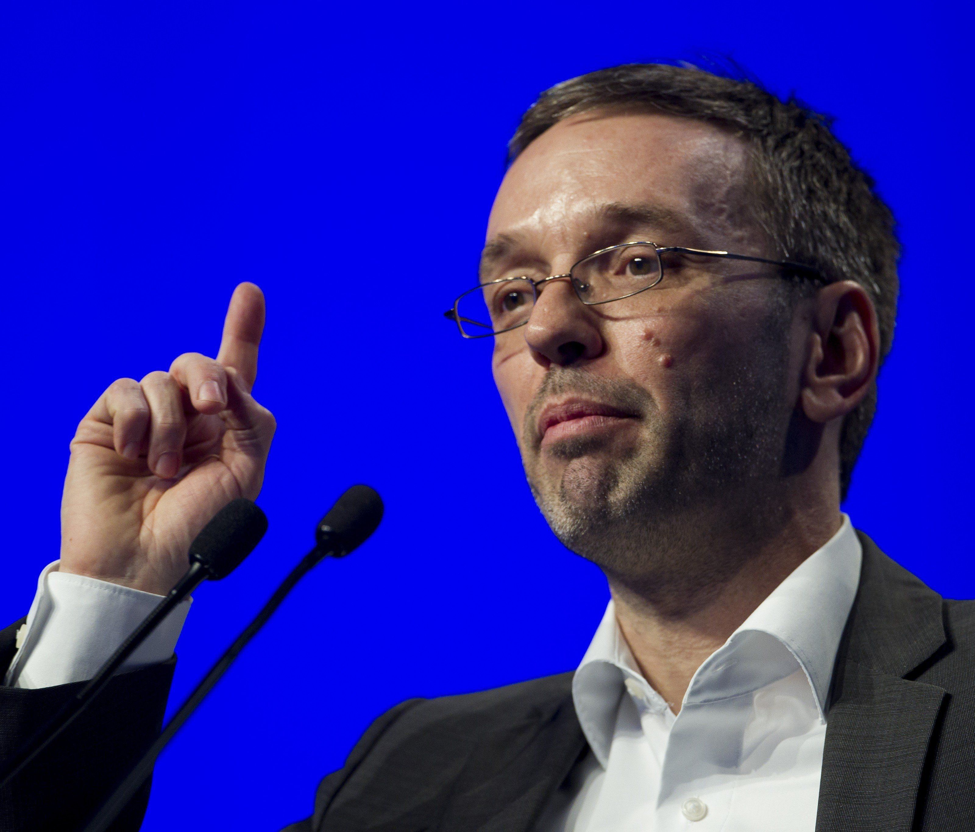 Herbert Kickl wurde nun von einem SPÖ-Abgeordneten mit Joseph Goebbels verglichen. Herbert Kickl wurde nun von einem SPÖ-Abgeordneten mit Joseph Goebbels verglichen.