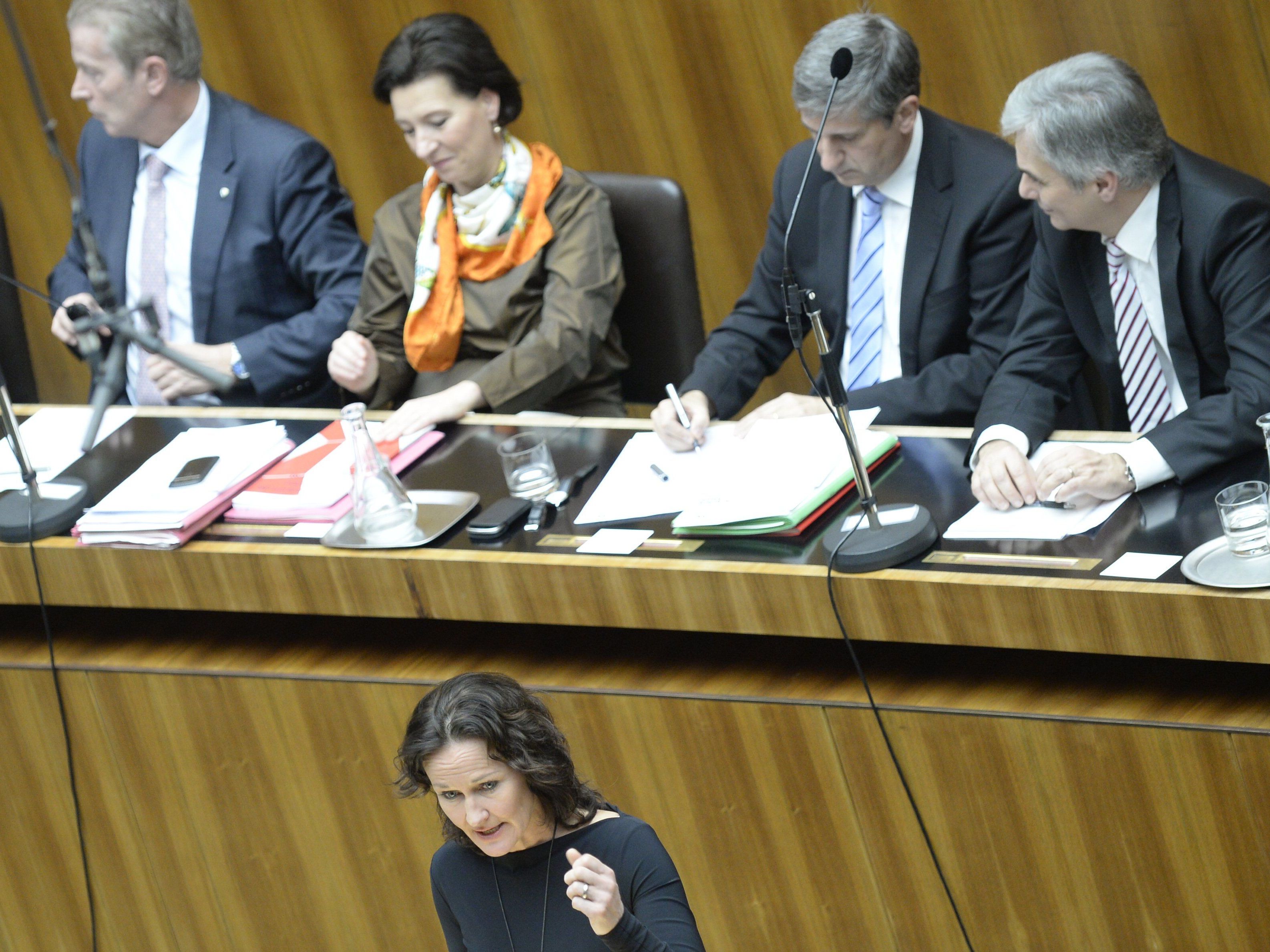 Frauen in der Politik - Leichte Verschiebungen durch Wahlen 2015