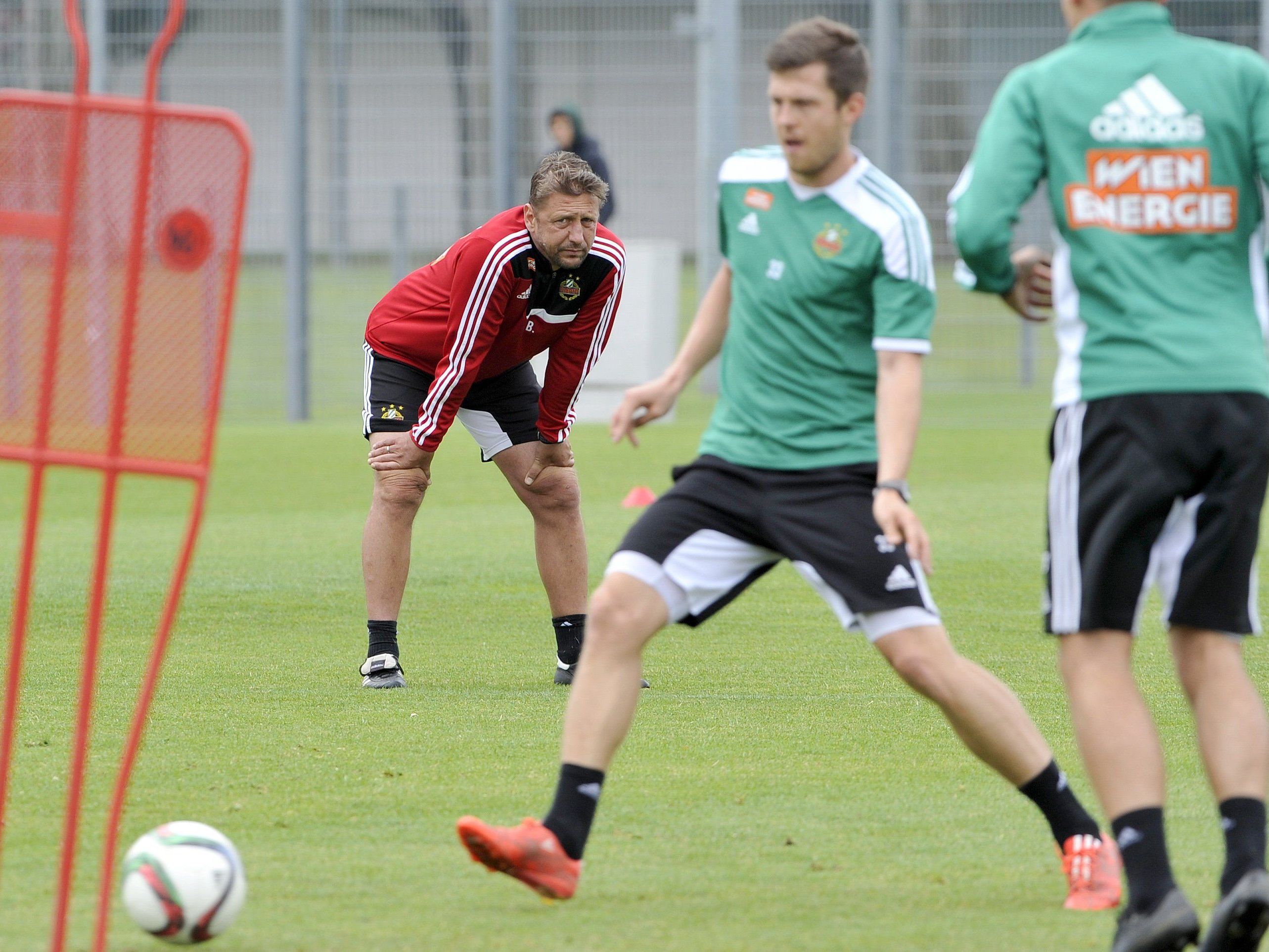 Rapid Wien blickt optimistisch in die neue Fußball-Saison. Rapid Wien blickt optimistisch in die neue Fußball-Saison.