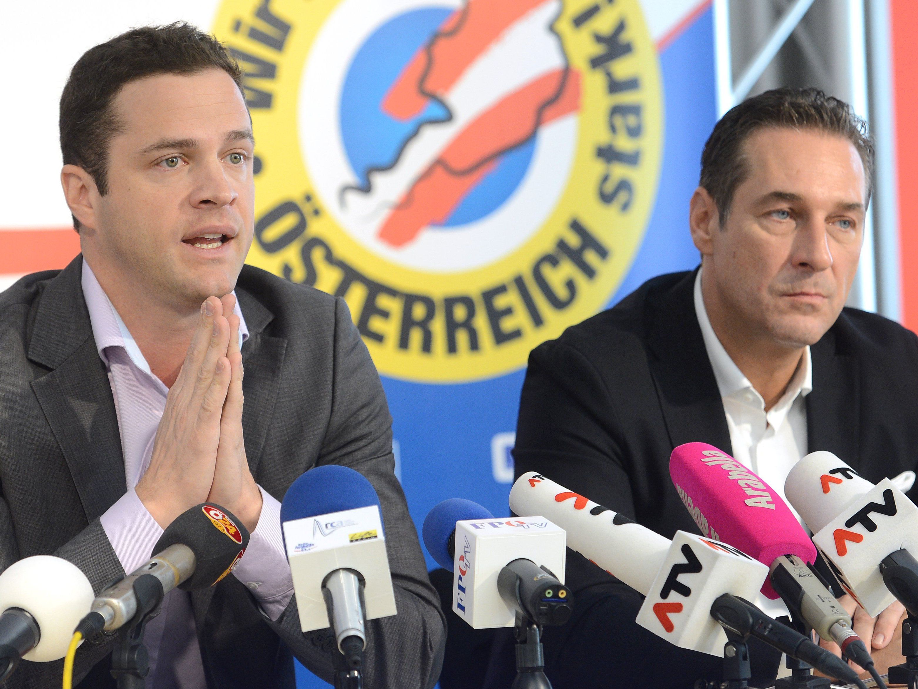 Johann Gudenus (li.) und FPÖ-Spitzenkandidat Heinz-Christian Strache führen die Liste zur Wien-Wahl 2015 an. Johann Gudenus (li.) und FPÖ-Spitzenkandidat Heinz-Christian Strache führen die Liste zur Wien-Wahl 2015 an.