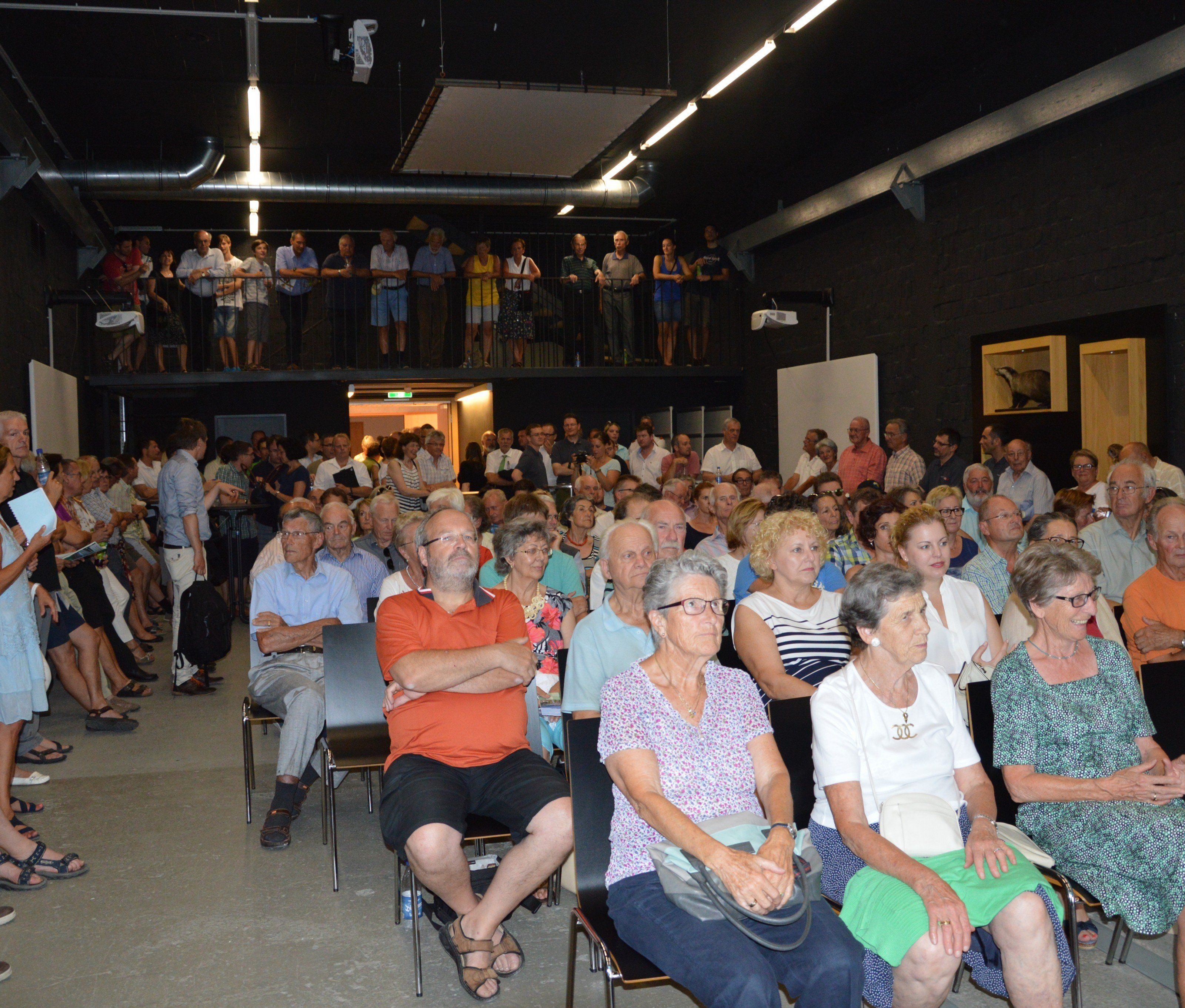 Die Einsatzleiter im Katastrophenfall, an der Spitze Bürgermeister Kurt Fischer Die Einsatzleiter im Katastrophenfall, an der Spitze Bürgermeister Kurt Fischer