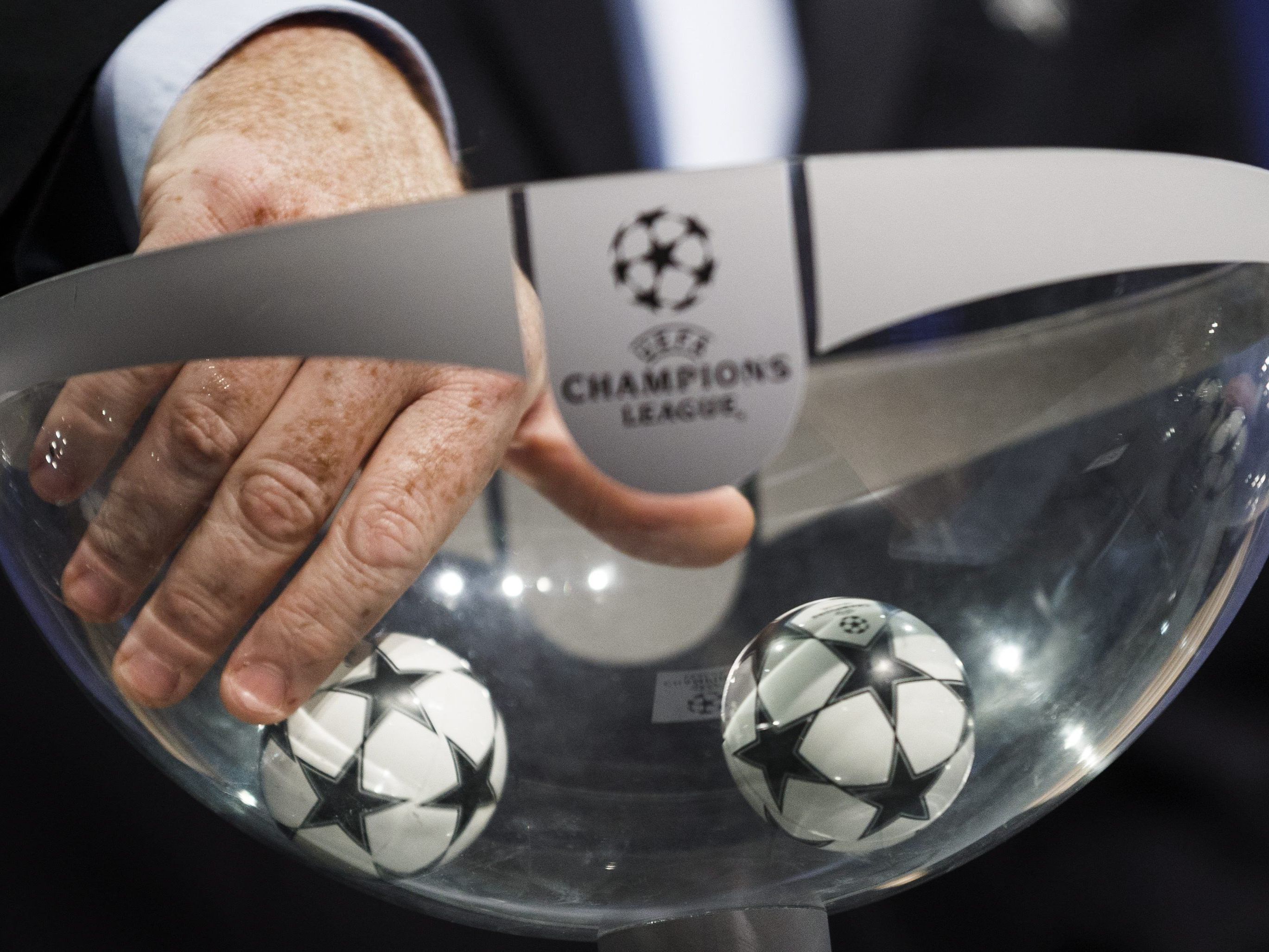 LIVE von der Auslosung der Champions League und Europa League. LIVE von der Auslosung der Champions League und Europa League.