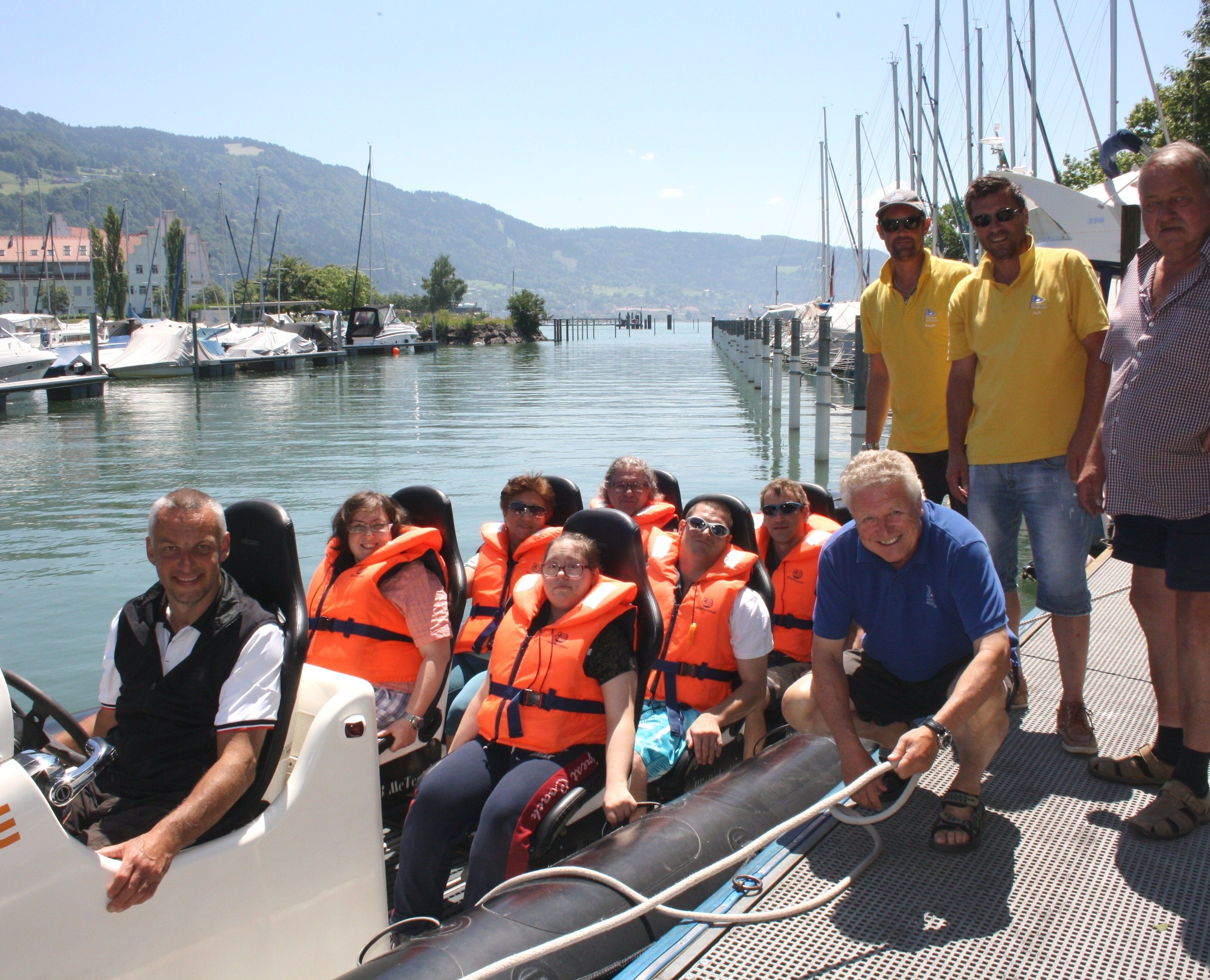 Die rasante Fahrt auf dem Bodensee mit der „Hoppetosse“ und Kapitän Jörg Leonhardt wurde für alle Teilnehmer auch in diesem Jahr wieder zu einem unvergesslichen Erlebnis. Die rasante Fahrt auf dem Bodensee mit der „Hoppetosse“ und Kapitän Jörg Leonhardt wurde für alle Teilnehmer auch in diesem Jahr wieder zu einem unvergesslichen Erlebnis.