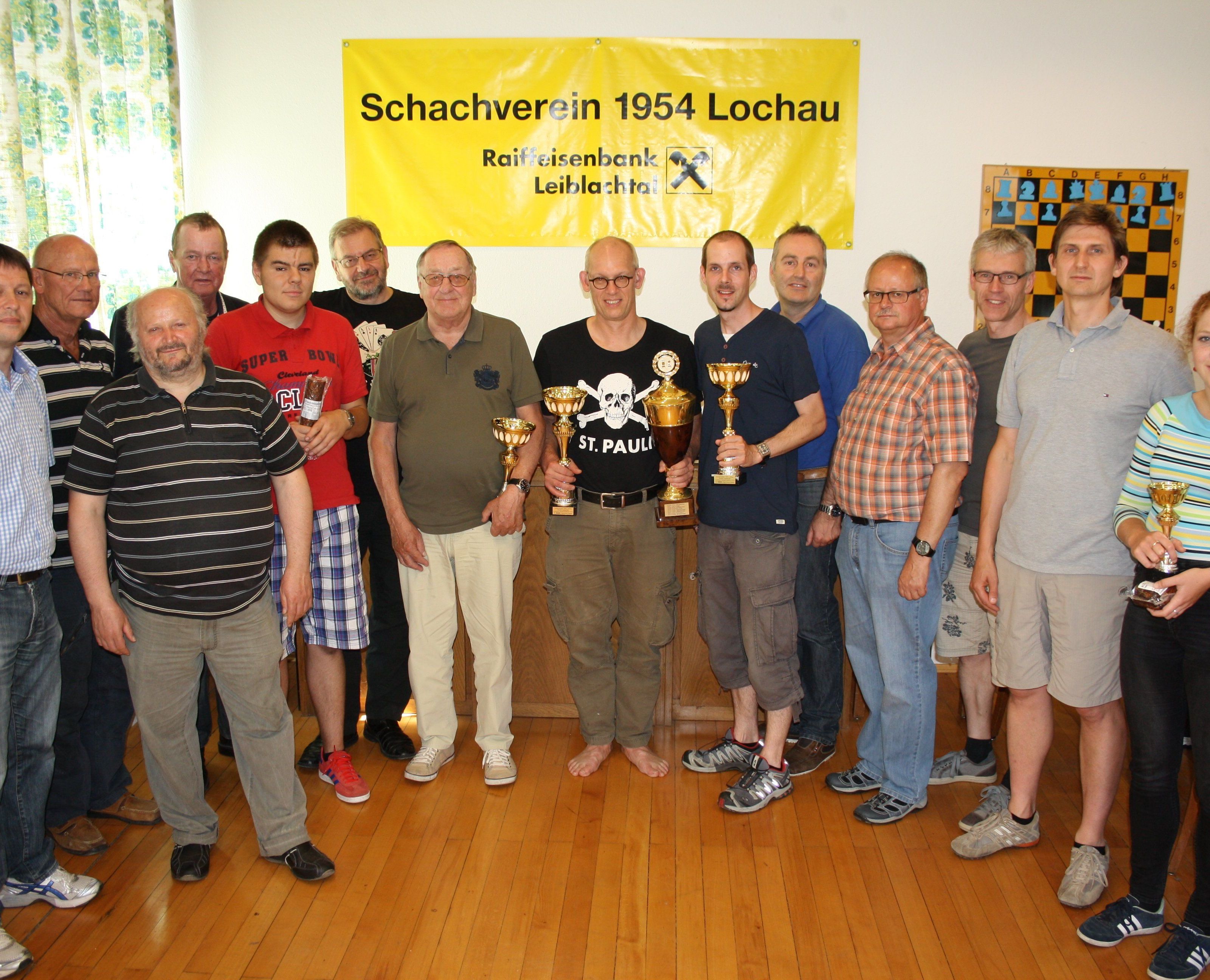 Die erfolgreichen „Finisher“ des 8. Lochauer Schach-Triathlons des Schachvereines 1954 RAIBA Lochau im Klublokal im Vereinshaus „Alte Schule“. Die erfolgreichen „Finisher“ des 8. Lochauer Schach-Triathlons des Schachvereines 1954 RAIBA Lochau im Klublokal im Vereinshaus „Alte Schule“.