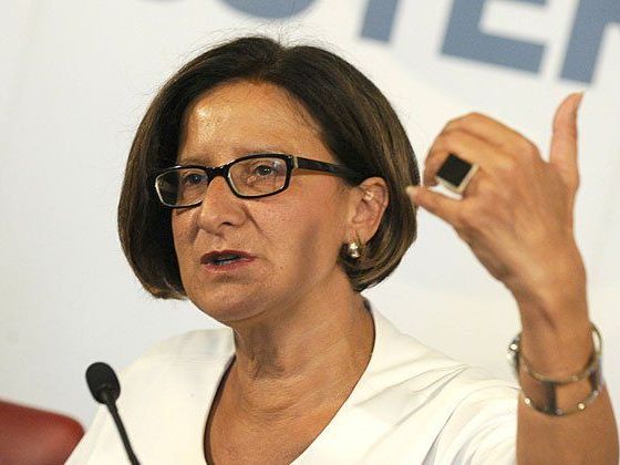 Innenministerin Johanna Mikl-Leitner (ÖVP) ist mit Rücktrittsforderungen konfrontiert Innenministerin Johanna Mikl-Leitner (ÖVP) ist mit Rücktrittsforderungen konfrontiert