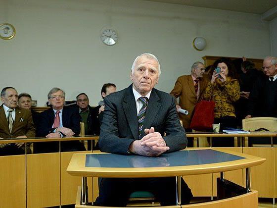 Der ehemalige Präsident des OGH, Johann Rzeszut, beim Prozess in Wien