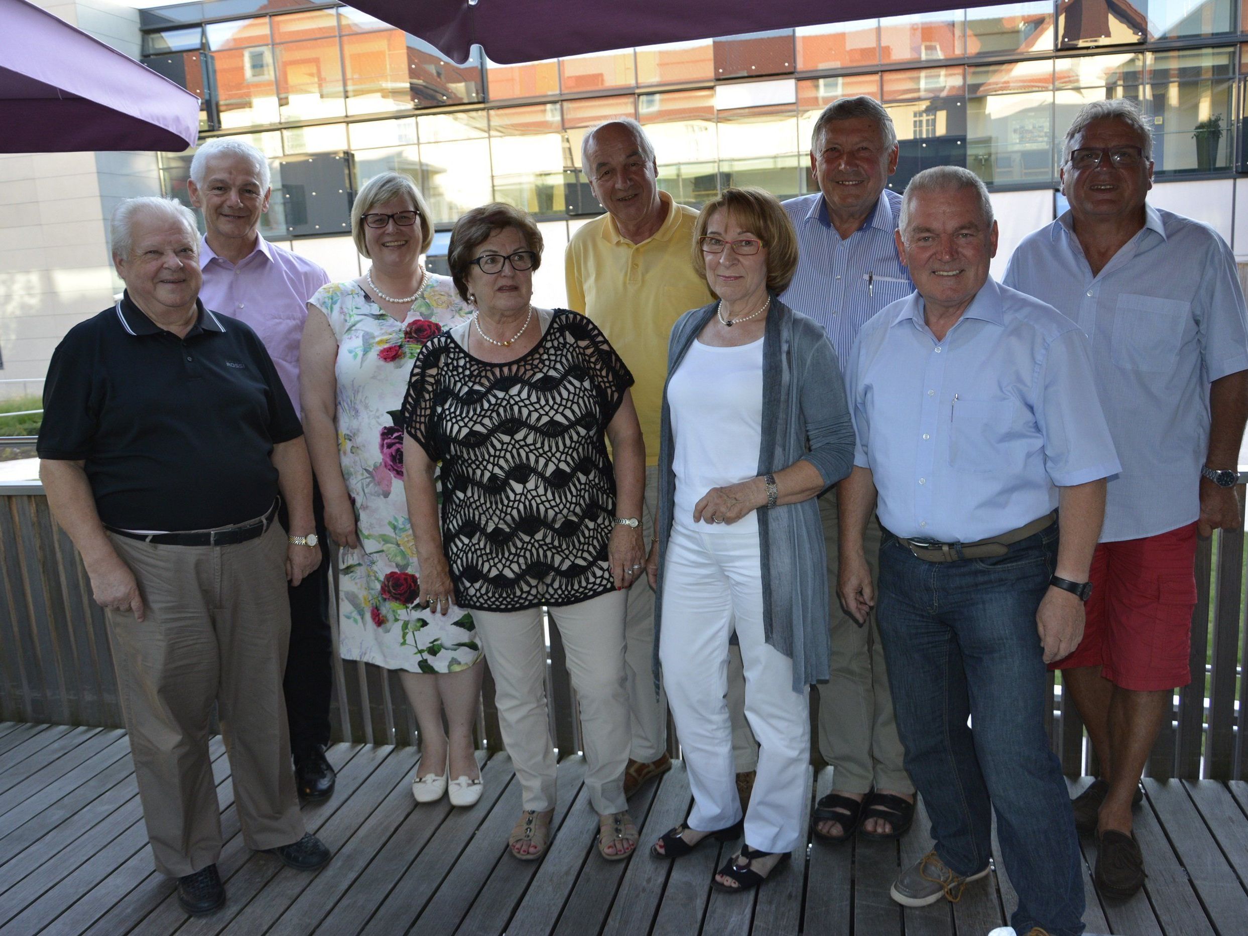 Die anwesenden Vorstandsmitglieder bei der Versammlung mit GR Susanne Andexlinger und Markus Rusch (Sozialamt). Die anwesenden Vorstandsmitglieder bei der Versammlung mit GR Susanne Andexlinger und Markus Rusch (Sozialamt).