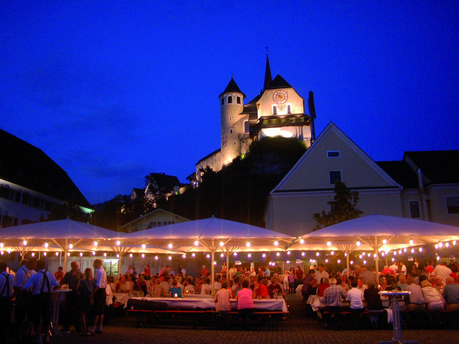 z'Rankwiel verwiela heisst es am kommenden Wochenende bei Wein, Weib und Gesang. z'Rankwiel verwiela heisst es am kommenden Wochenende bei Wein, Weib und Gesang.