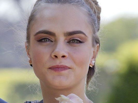 Cara Delevingne verteidigt sich