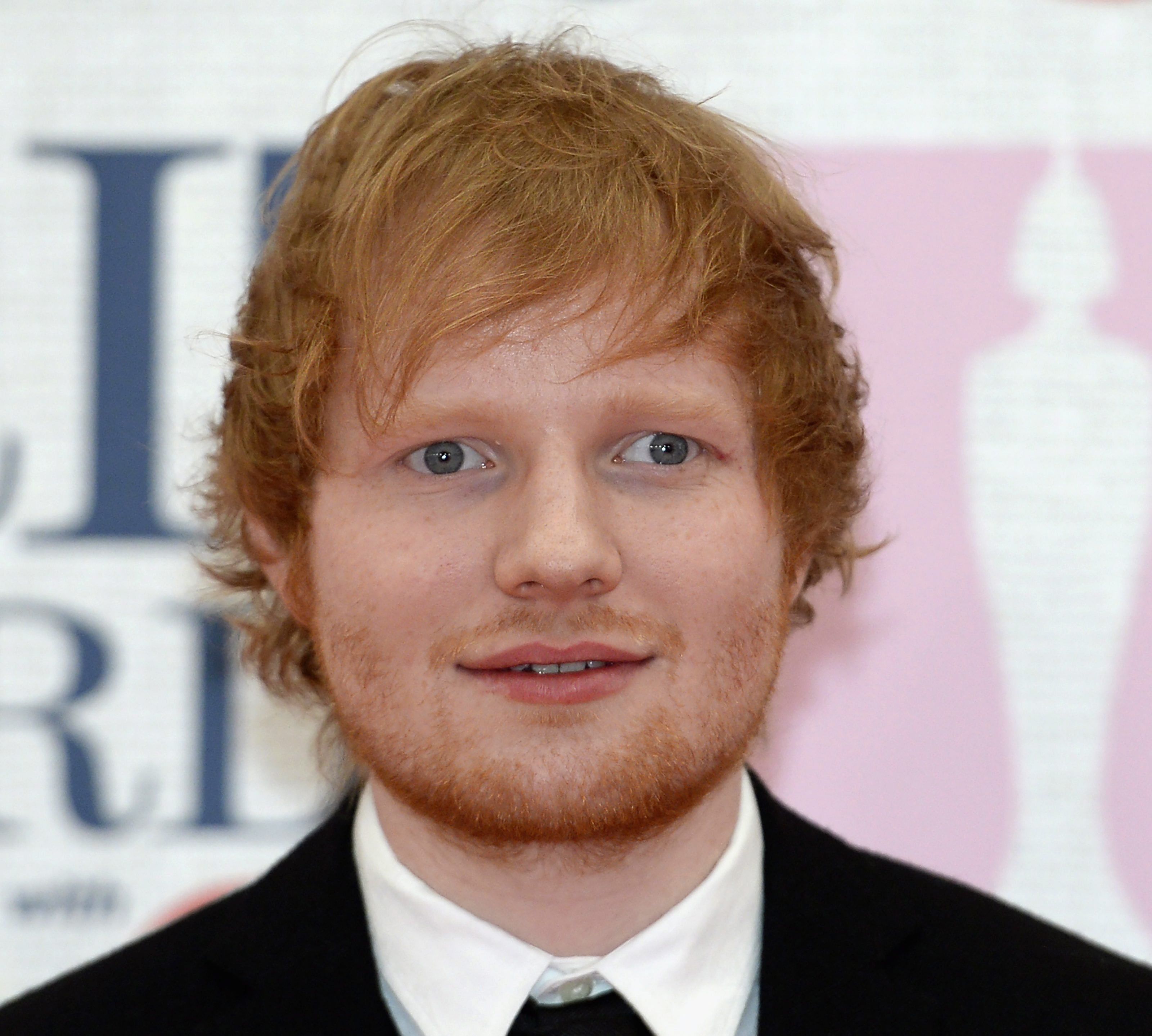 Ed Sheeran half Freund bei Heiratsantrag auf der Bühne Ed Sheeran half Freund bei Heiratsantrag auf der Bühne