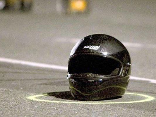 Eine 50-jährige Motorradfahrerin verunfallte tödlich Eine 50-jährige Motorradfahrerin verunfallte tödlich