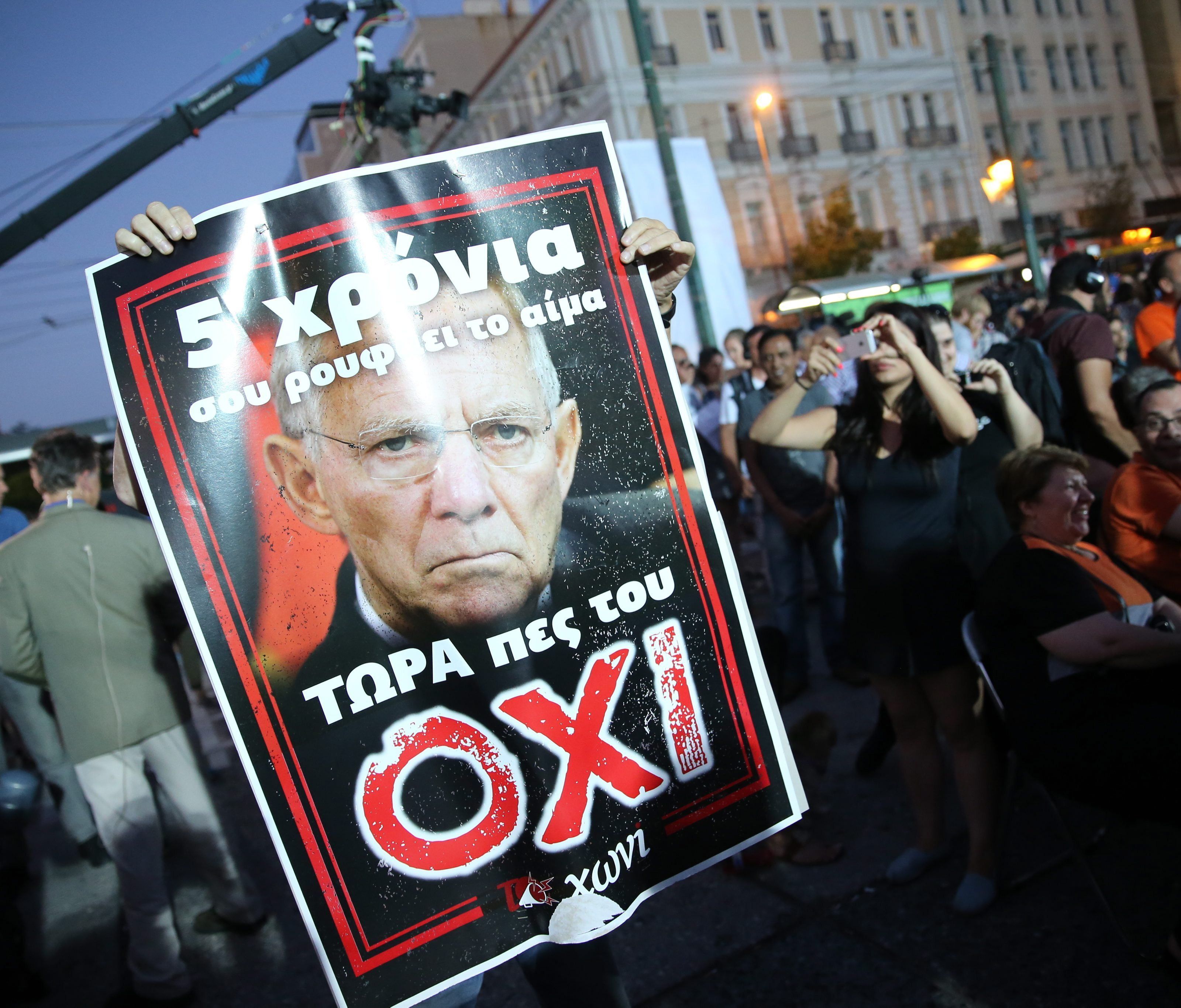 Griechen bieten Gläubigern trotz Grexit-Gefahr die Stirn. Griechen bieten Gläubigern trotz Grexit-Gefahr die Stirn.