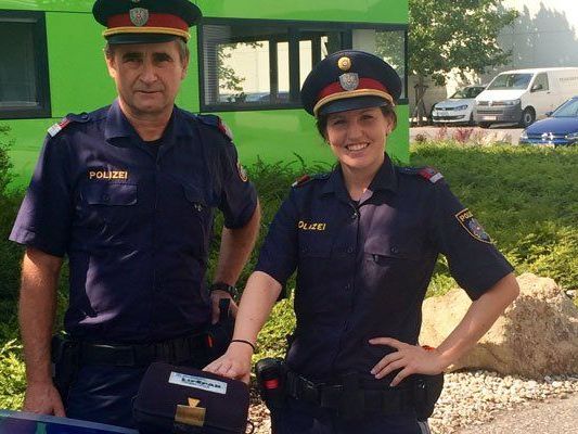 Viele Streifenwägen der Wiener Polizei sind bereits mit einem "Defi" ausgestattet. Viele Streifenwägen der Wiener Polizei sind bereits mit einem "Defi" ausgestattet.