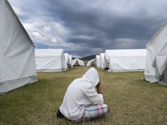 Derzeit befinden sich 3.200 Flüchtlinge in Traiskirchen. Derzeit befinden sich 3.200 Flüchtlinge in Traiskirchen.
