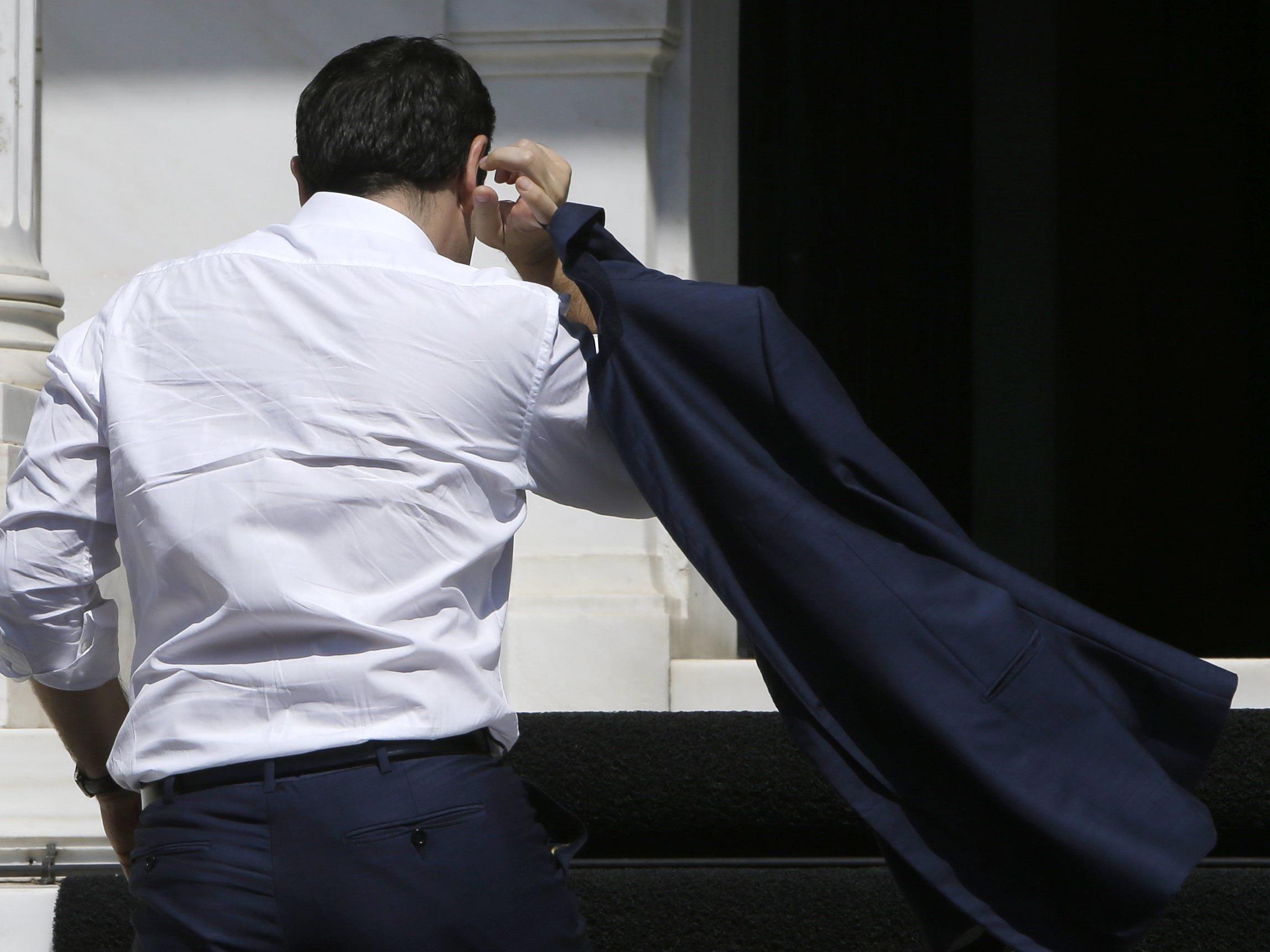 Griechischer Regierungschef ist Widerstand in eigenen Reihen ausgesetzt.