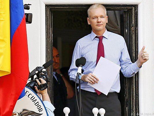 Assange konnte nicht vernommen werden, daher verstrich die Frist
