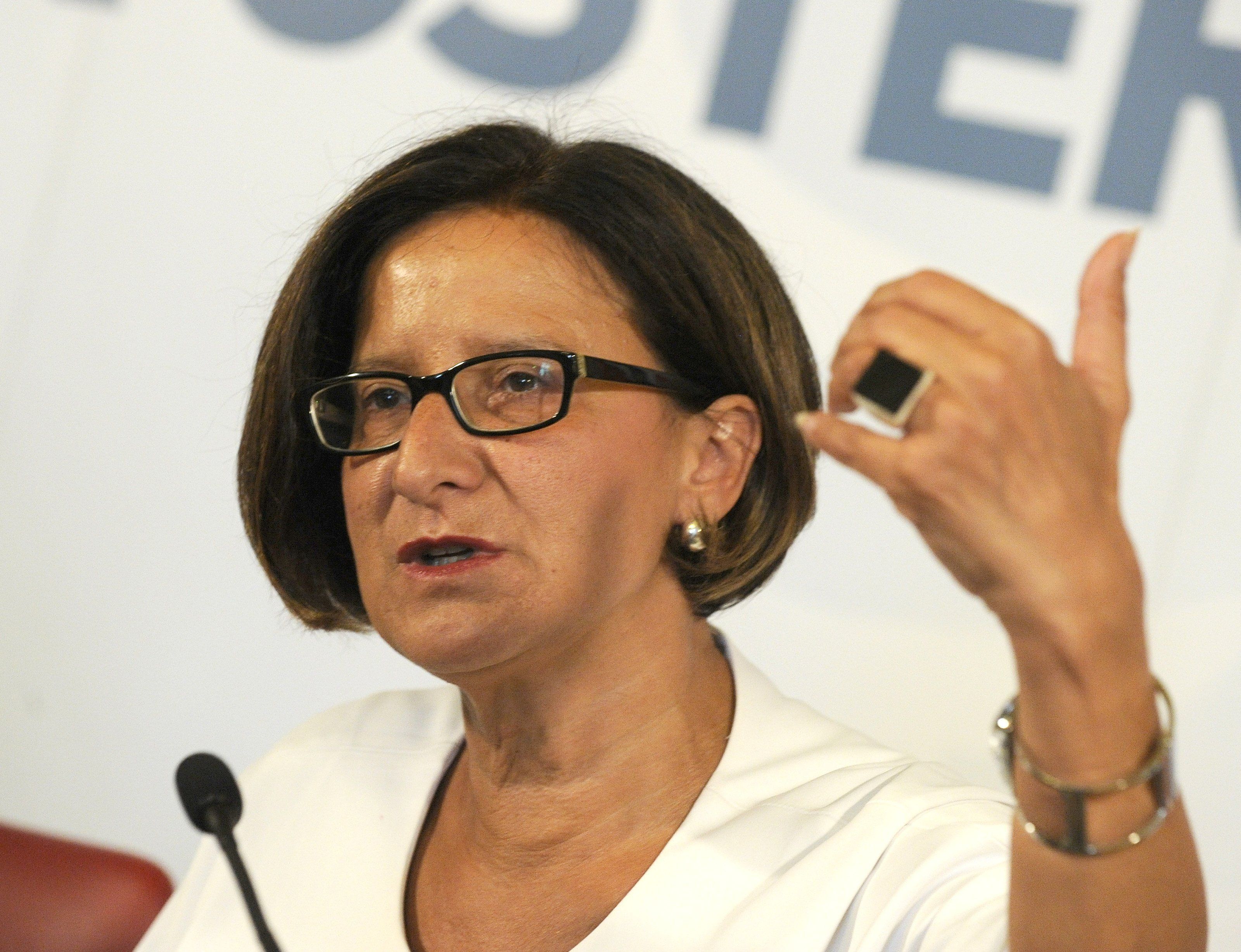 Das Innenministerium appelliert "eindringlich an die konstruktiven Kräfte in unserem Land". Das Innenministerium appelliert "eindringlich an die konstruktiven Kräfte in unserem Land".