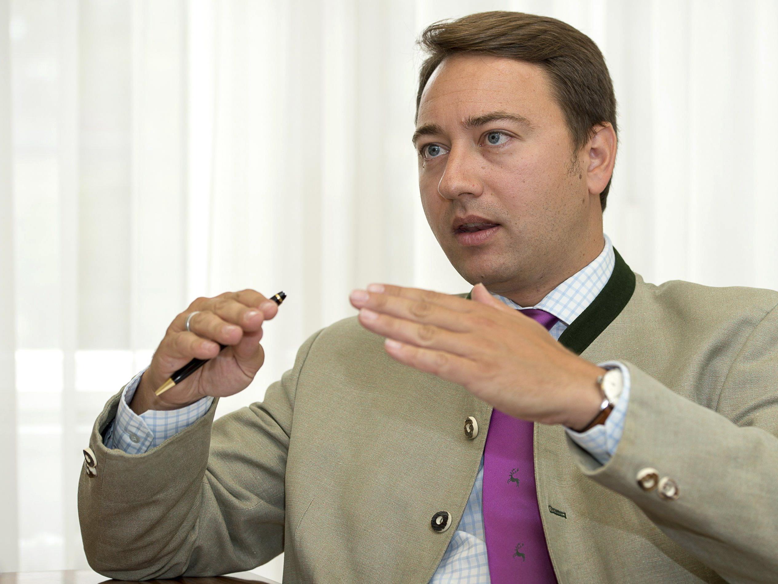 FPÖ-Spitzenkandidat Manfred Haimbucher hat große Ziele für die OÖ-Wahl 2015.