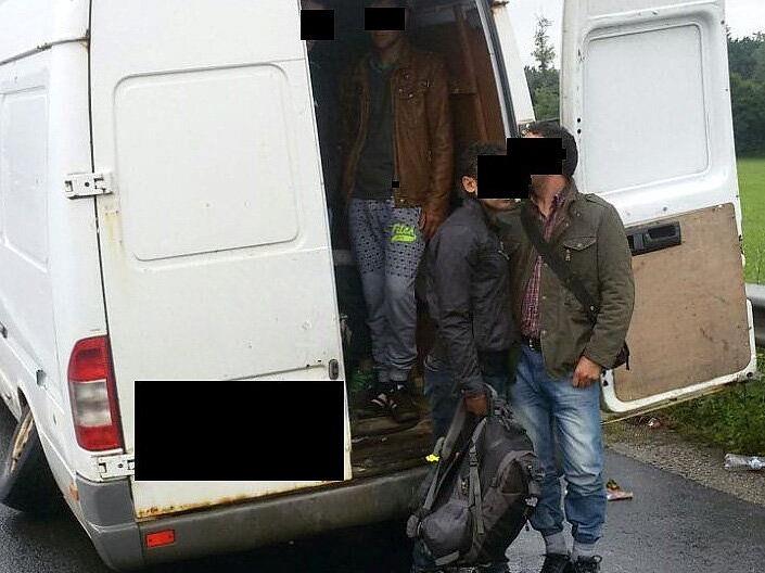 Die burgenländische Polizei nahm einen Schlepper aus Serbien fest.