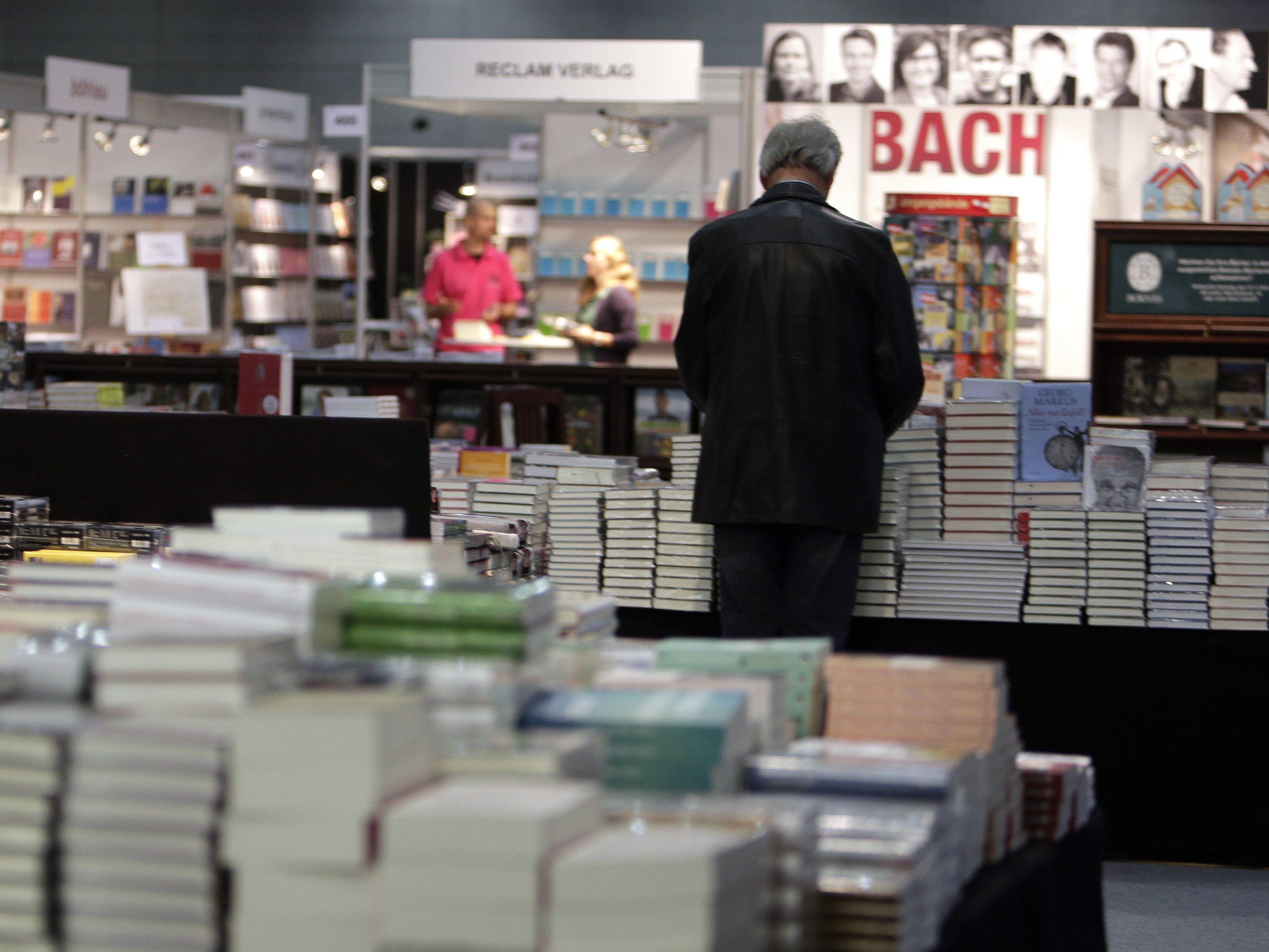 Vier Österreicher dürfen auf den Deutschen Buchpreis 2015 hoffen.