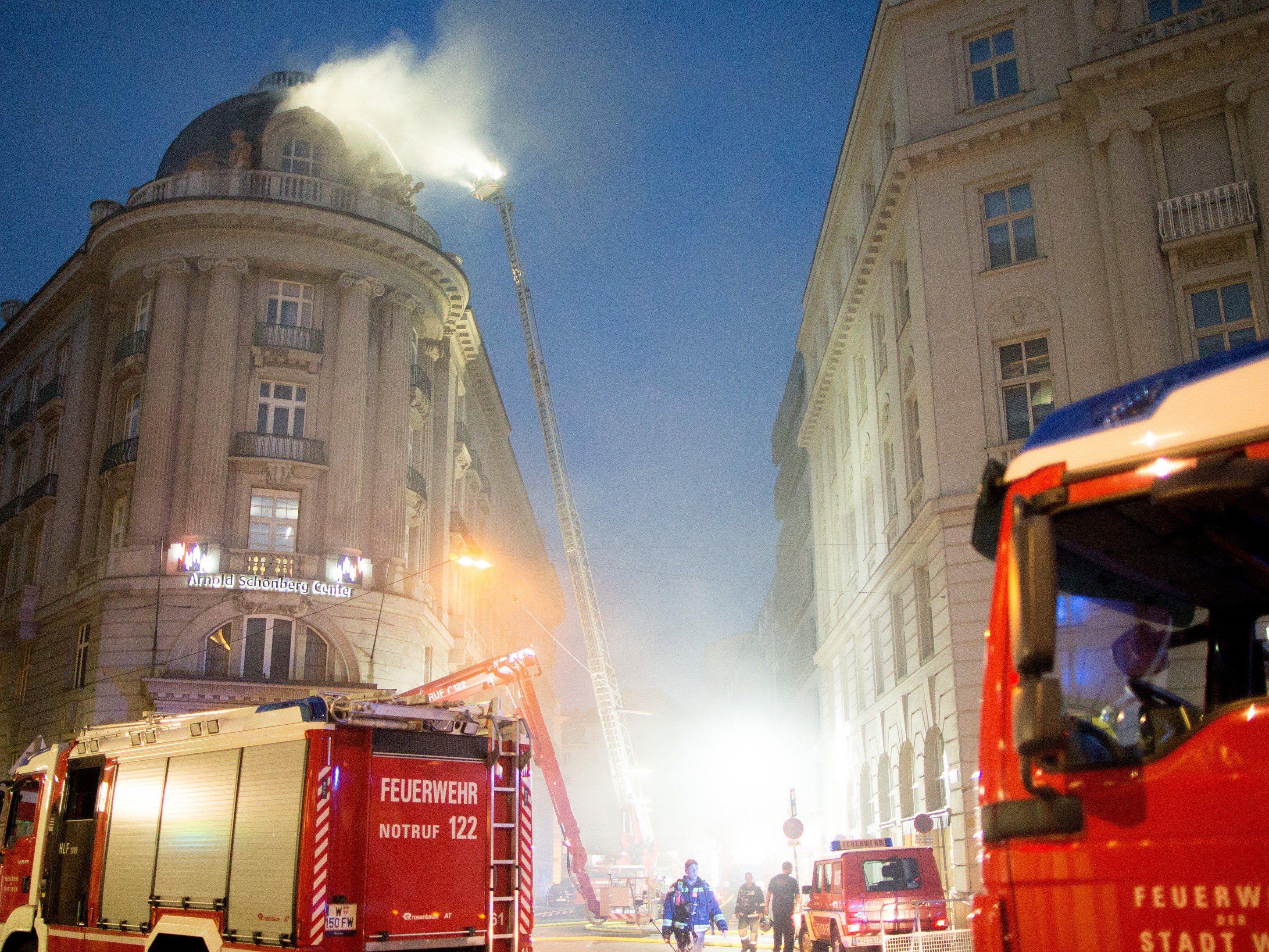 Am Mittwoch brach im Palais Fanto am Wiener Schwarzenbergplatz ein Feuer aus.