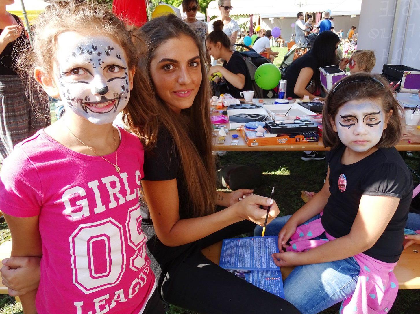 Die Offene Jugendarbeit beteiligte sich am Aktivsommer-Abschlussfest mit Kinderschminken.