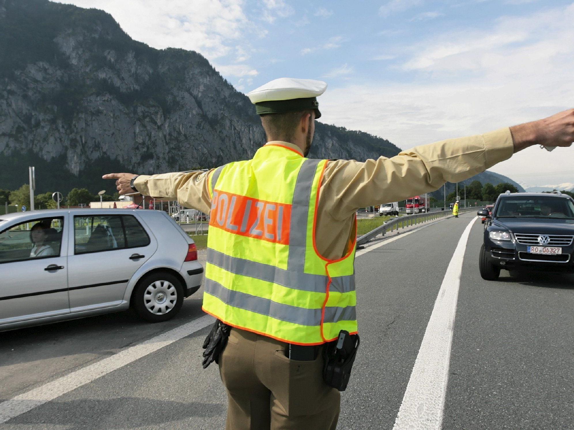 Bayern wollen Grenzkontrollen nach Österreich ausbauen.