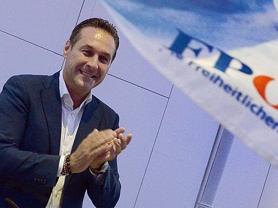 FPÖ-Chef Strache dürfte sich über die Stimmen-Entwicklung freuen. FPÖ-Chef Strache dürfte sich über die Stimmen-Entwicklung freuen.