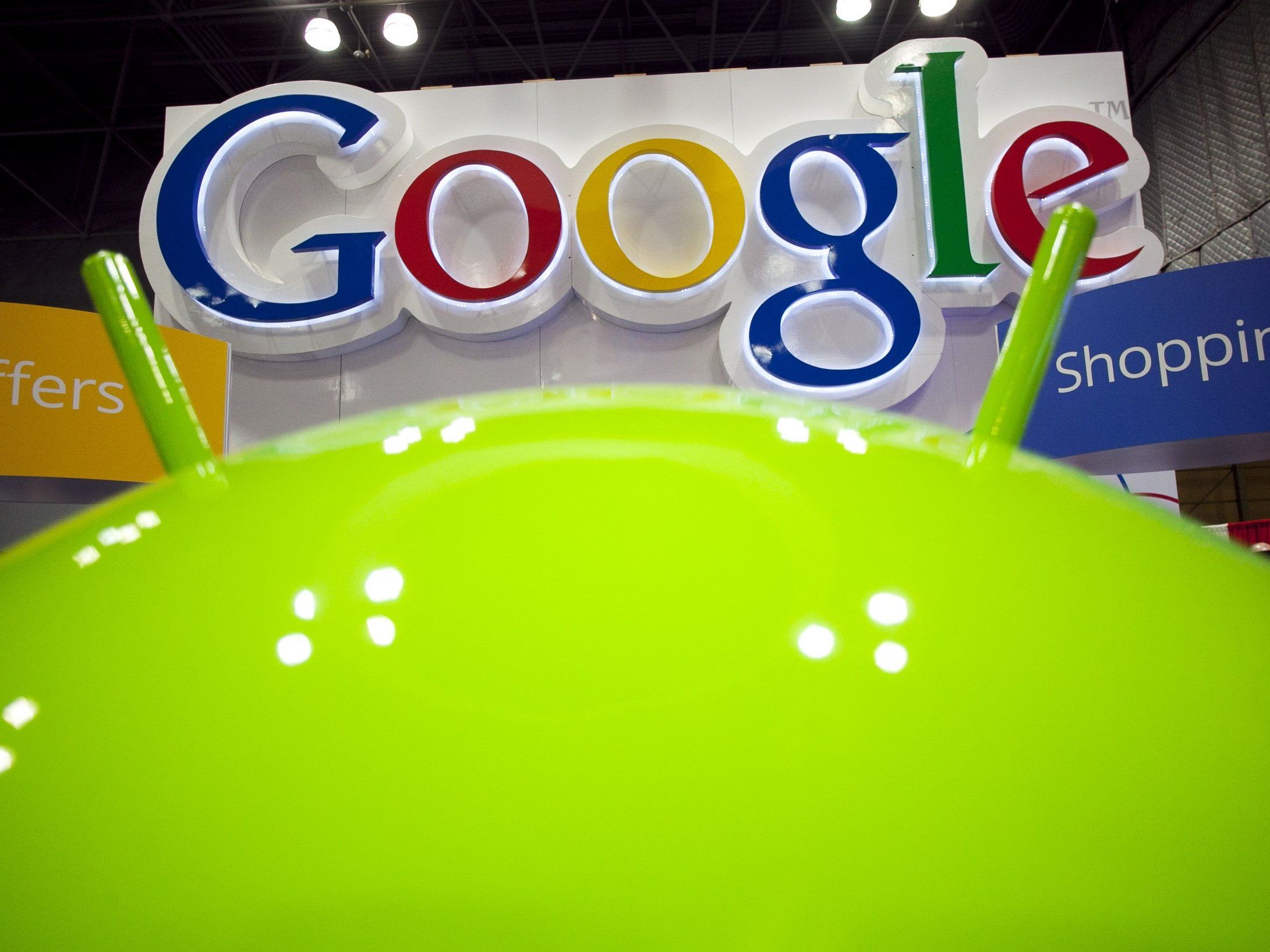 Google verspricht regelmäßige SIcherheitsupdates , die Hersteller ziehen nach. Google verspricht regelmäßige SIcherheitsupdates , die Hersteller ziehen nach.