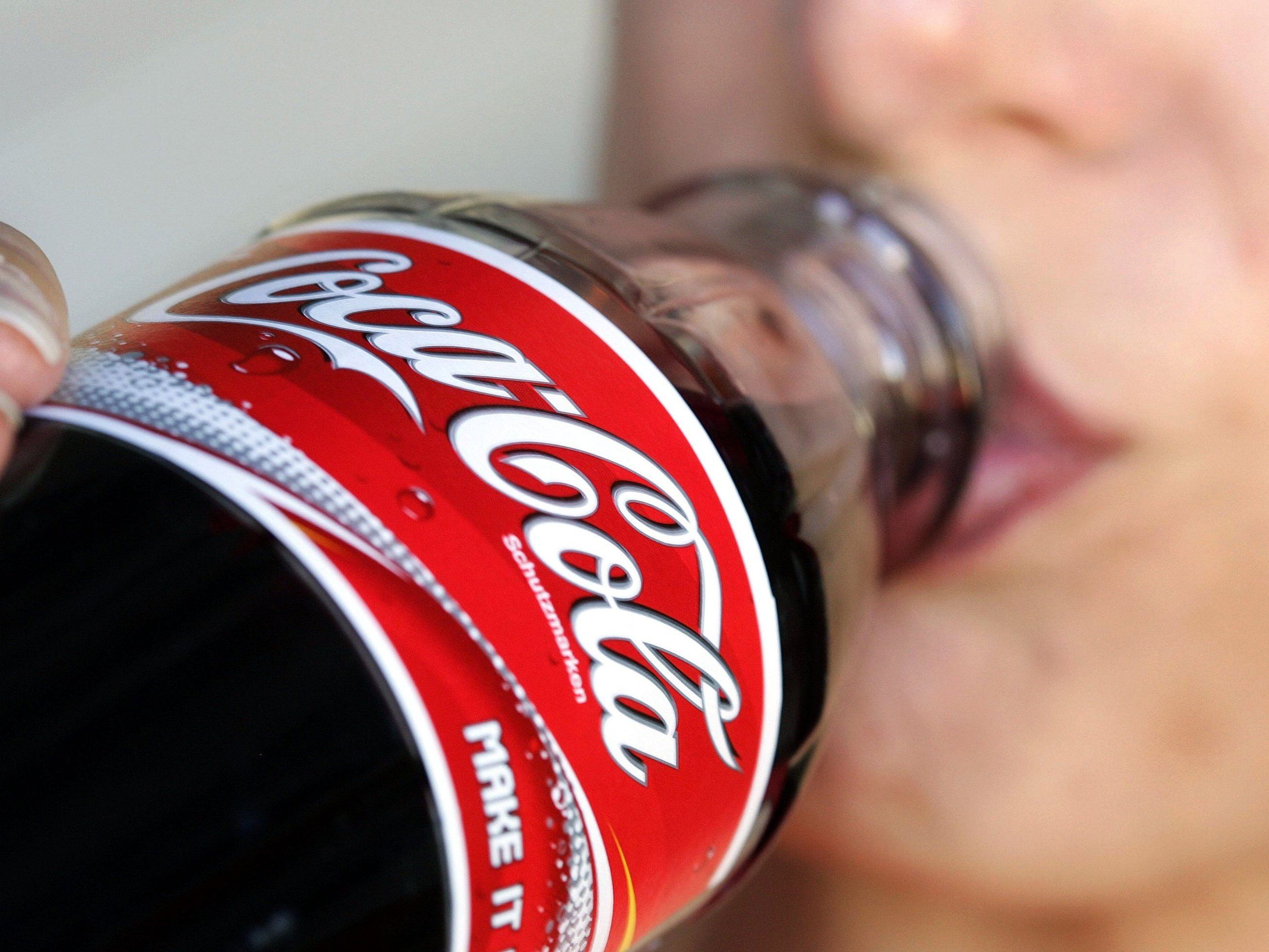 Coca-Colas Bemühen ein besseres, "gesünderes" Image aufzubauen, scheiterte Coca-Colas Bemühen ein besseres, "gesünderes" Image aufzubauen, scheiterte
