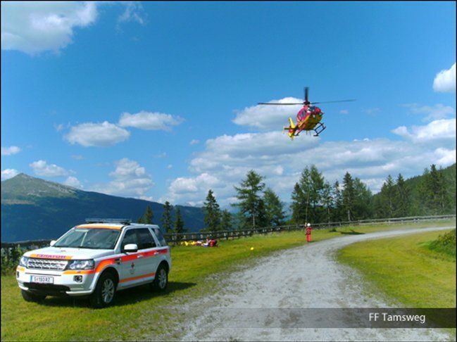 Der Verletzte wurde mit dem Rettungshubschrauber ins UKH Salzburg geflogen. Der Verletzte wurde mit dem Rettungshubschrauber ins UKH Salzburg geflogen.