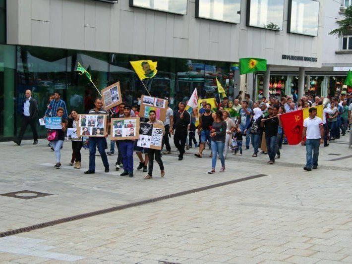 Protestzug durch die Innenstadt Protestzug durch die Innenstadt