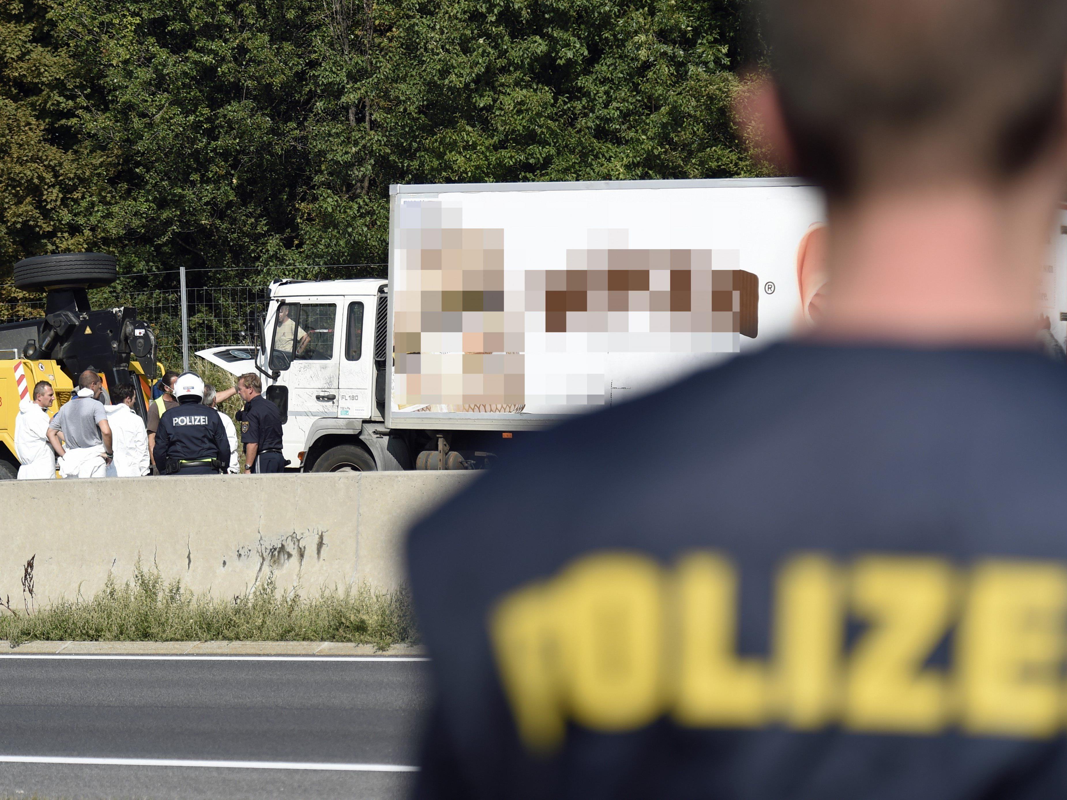 In Ungarn wurden drei Verdächtige nach dem Flüchtlingsdrama auf der A4 festgenommen.