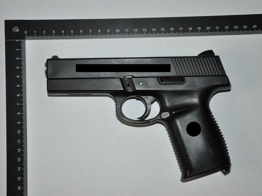 Mit dieser Waffe wollte ein Unbekannter einen Supermarkt in der Schlachthausgasse überfallen. Mit dieser Waffe wollte ein Unbekannter einen Supermarkt in der Schlachthausgasse überfallen.