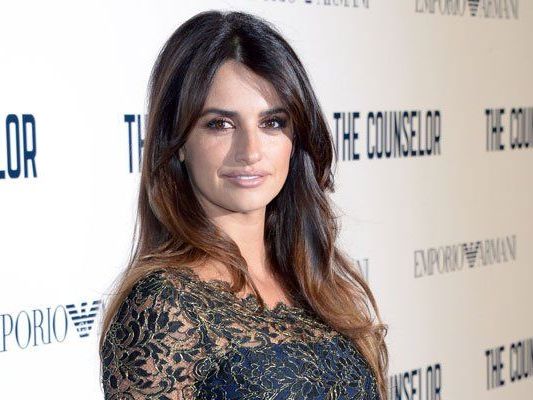 Penelope Cruz ist auf dem Cover der spanischen Vogue Penelope Cruz ist auf dem Cover der spanischen Vogue