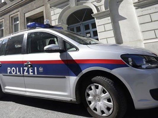 Einsatz in Wien-Donaustadt: Mann attckierte die eigenen Eltern.