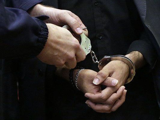 Minuten nach dem Coup wurde der Bankräuber gefasst Minuten nach dem Coup wurde der Bankräuber gefasst