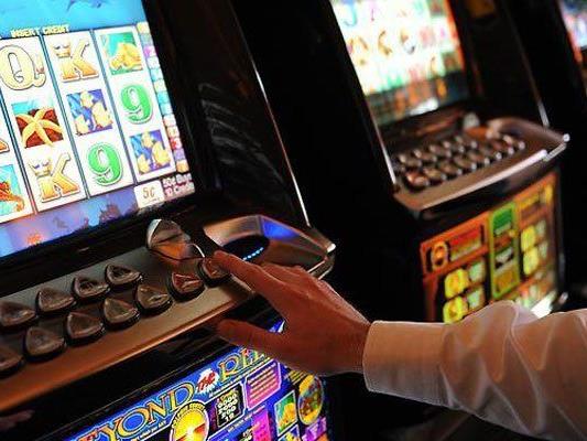 Die Behörden müssten gegen Illegalität besser durchgreifen, meint Casinos-Chef Stoss.
