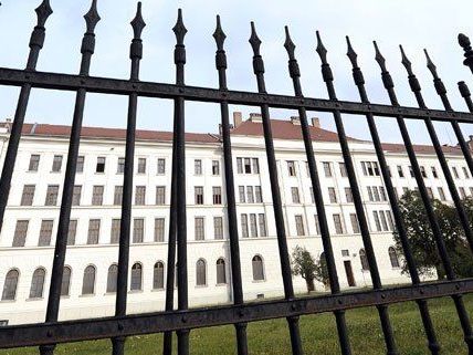 Ab Mitternacht werden keine Flüchtlinge mehr in Traiskirchen aufgenommen. Ab Mitternacht werden keine Flüchtlinge mehr in Traiskirchen aufgenommen.