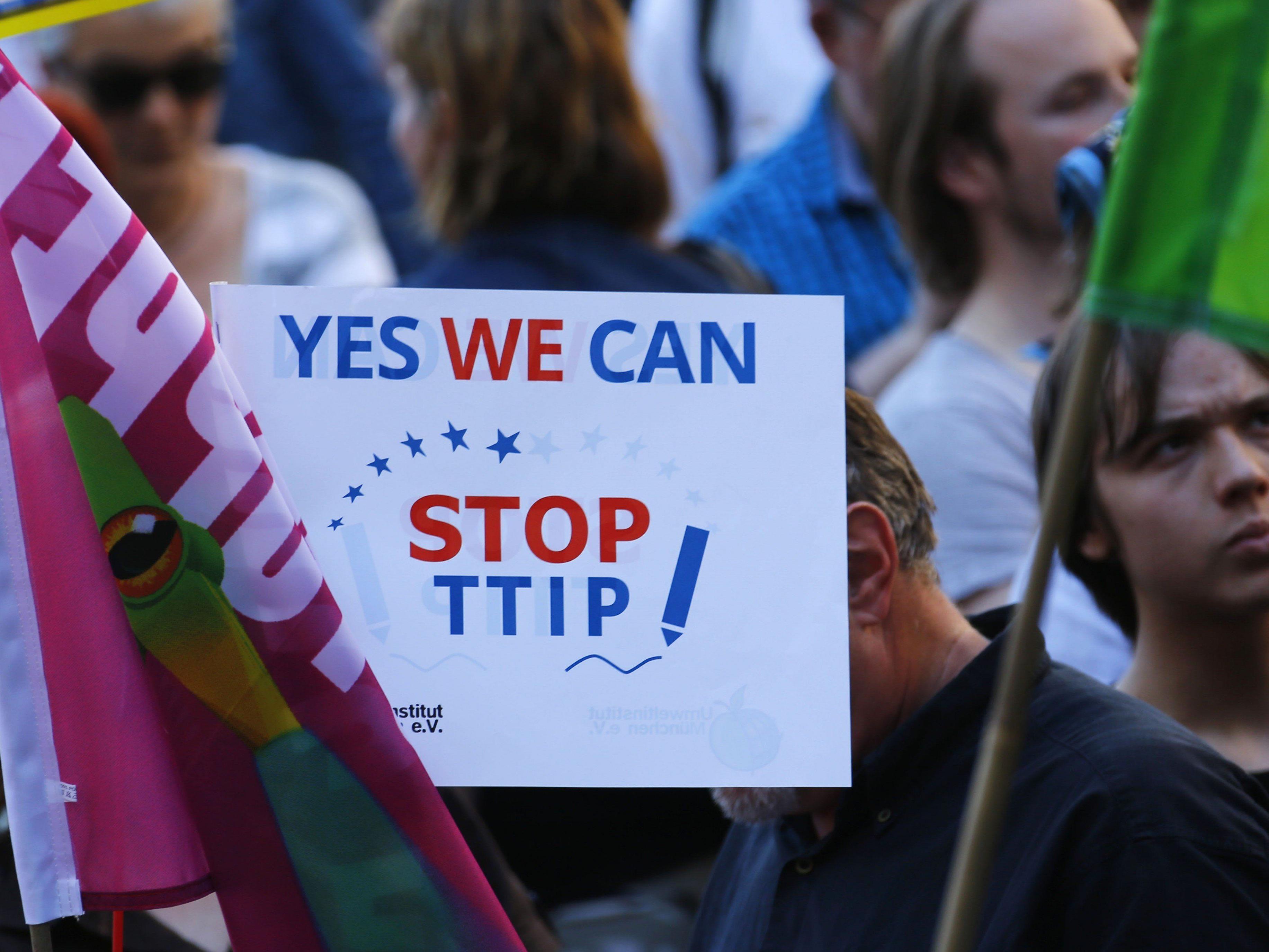 Proteste gegen TTIP beim G7-Gipfel in Deutschland.