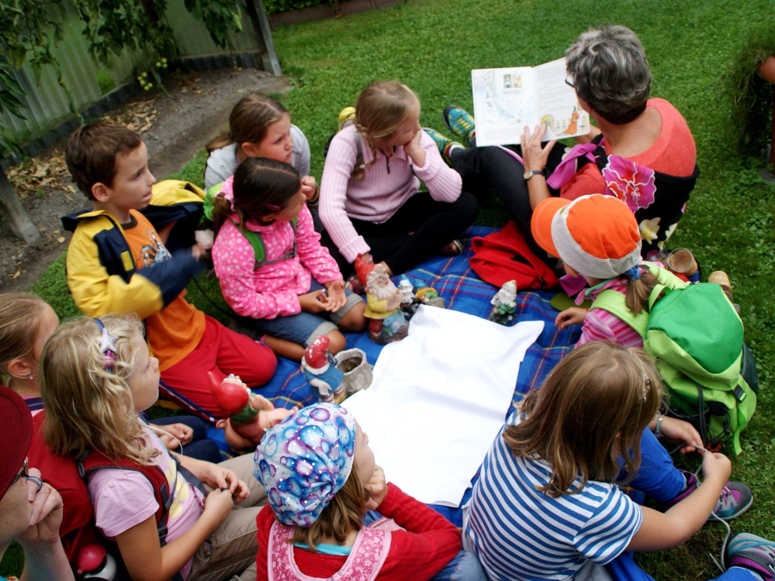 Gebannt lauschten die Kinder! Gebannt lauschten die Kinder!