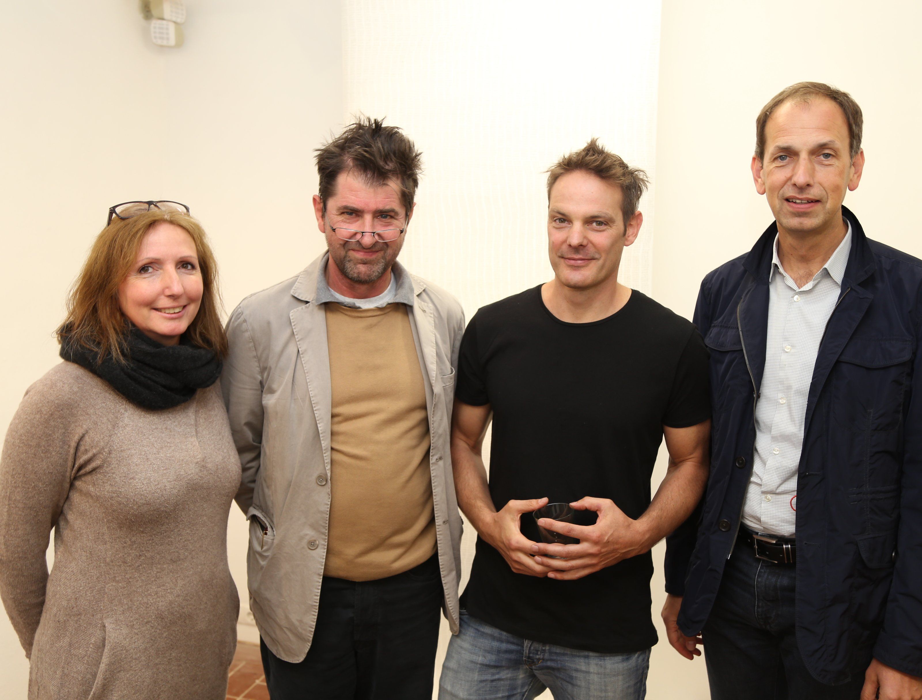 Christine Lingg, Harald Gfader, Aussteller Peter Wehinger und Günther Ammann bei der Eröffnung. Christine Lingg, Harald Gfader, Aussteller Peter Wehinger und Günther Ammann bei der Eröffnung.