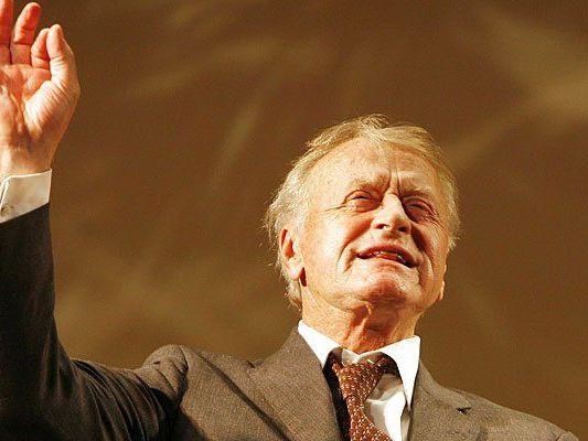 Der Wiener Schauspieler, Regisseur und Theaterleiter Helmuth Lohner verstarb am 23. Juni 2015 Der Wiener Schauspieler, Regisseur und Theaterleiter Helmuth Lohner verstarb am 23. Juni 2015