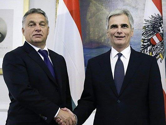 Bundeskanzler Werner Faymann (r.) und der ungarische Ministerpräsident Viktor Orban (l.) am Freitag in Wien